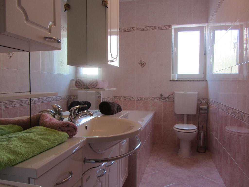 Apartments Dilja Malinska Zimmer foto
